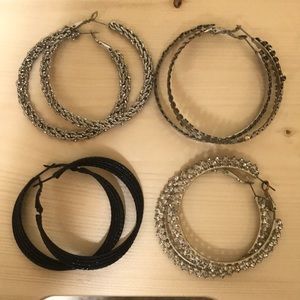 Set of 4 hooped earrings